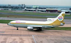 Heathrow: Lockheed TriStar 500 9Y-THA