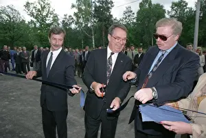 Odintsovo: LogoVAZ service centre opens in Moscow suburb, 1994