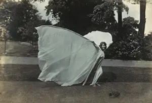 Loie: Loie Fuller dancing
