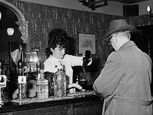 Customer: LONDON BARMAID