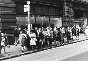 Commuting: A London bus queue
