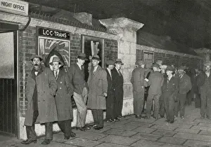 Queueing: London County Council Night Office, Charing Cross Bridge