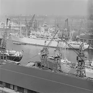 Midground: London Docks