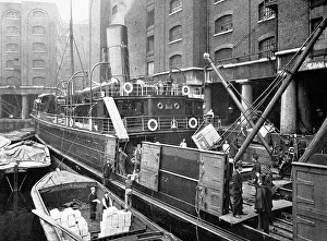 Lifebelts: London docks, early 1900s