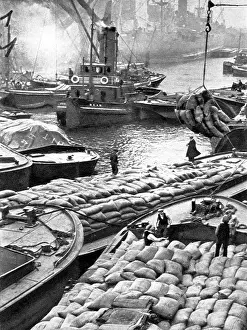 Lifebelts: London docks, early 1900s