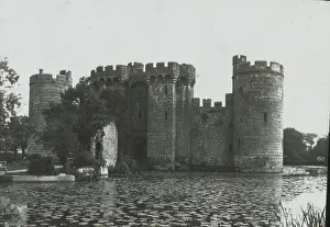 Bodiam: London, England - Bodiam Castle