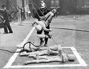 Dummies: London Fire Brigade escape competition with dummies