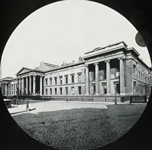 Colonnaded: London - General Post Office