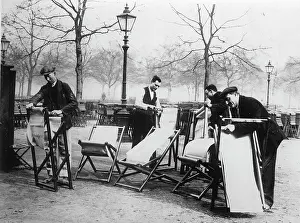 Parkway: London introduce sun chairs for park