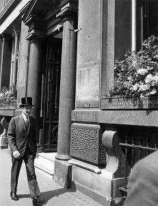 Confidently: LONDON STOCK EXCHANGE
