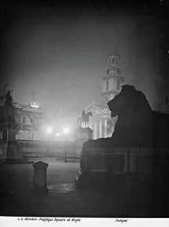 Highlighting: London, Trafalgar Square at Night