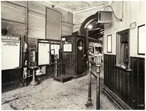 Notices: London Underground Station - 1928
