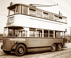 Tolworth: London United trolley bus