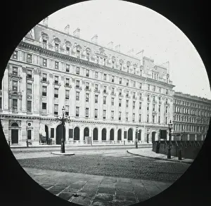 Colonnaded: London - Viaduct Hotel
