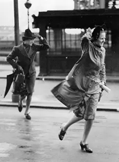 Windstorm: London in windstorm