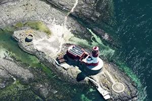 Longstone: Longstone Lighthouse and Keeper's Cottage. Farne Islands