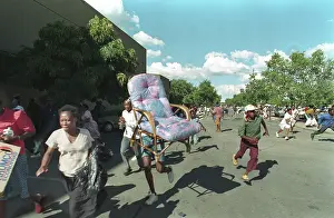 Afrikaner: Looting of Mmabatho shops