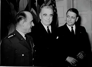 Ismay: Lord Ismay talking with other leaders