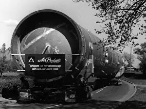 Inconvenience: LORRY HOGS THE ROAD