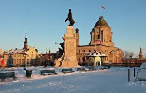 Gazebo: Louiss St-Laurent Building and Samuel de Champlain