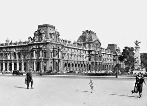 Sully: The Louvre and the Gambetta memorial in Paris, 1931