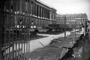 Overturned: Louvre in Paris, 1941