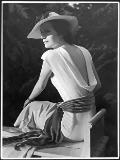 Cloque: Low-Back Dress 1930s