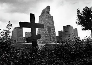 Hindenburgs: The Lowendenkmal in Hohenstein, 1933