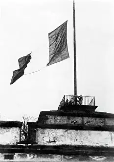 Lowering: Lowering of the French flag at the Ehrenbreitstein