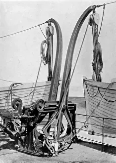 Davit: Lowering the Titanic life boats