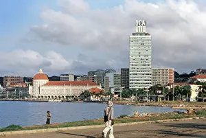 Angola: Luanda, 1976