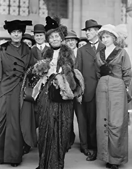 Lcgr1802: Lucy Burns (left) with Emmeline Pankhurst