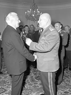 Konev: Ludvik Svoboda - Ivan Konev - handshake