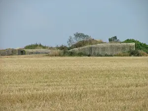 Douvres: Luftwaffe Radar Station Bunkers Douvres Normandy