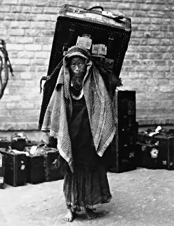 Darjeeling: Luggage carrier in Darjeeling, 1930