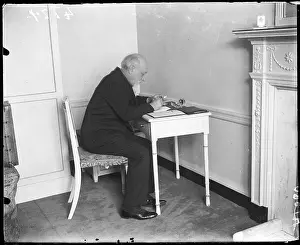 Pirandello: LUIGI PIRANDELLO