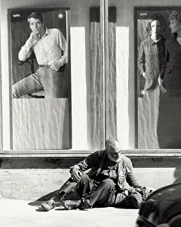 Ultima: L'ultima moda, beggar in Via