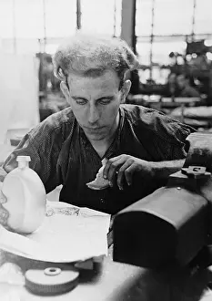 Sandwich: Lunchtime at the vise, 1935