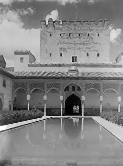 Hatry: LUXURY SWIMMING POOL