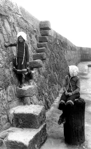 Grannys: Lyme Regis, Grannys Teeth 1912