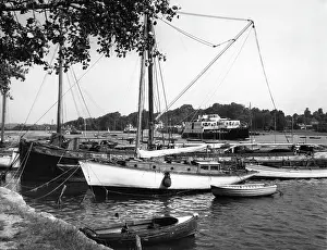 Lymington: LYMINGTON HARBOUR