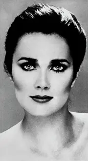 Lynda: Lynda Carter - Actress