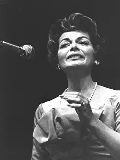 Katze: Lys Assia