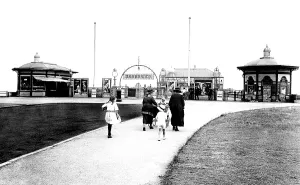 Lytham: Lytham, the Pier 1921