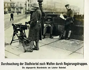 Bahnhof: Machine gun post on the Alsen bridge in Berlin, 1919