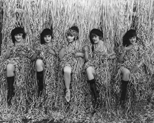 Sennett: Mack Sennett girls posing in serpentine ?