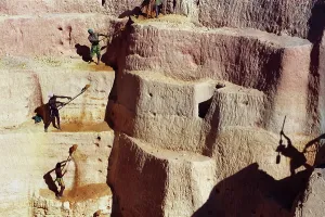 Ilakaka: Madagascar - Sapphire mining