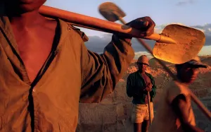 Ilakaka: Madagascar - Sapphire mining