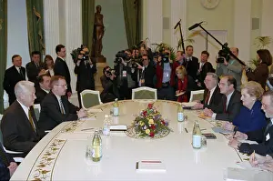 Madeleine: Madeleine Albright Visits Russia