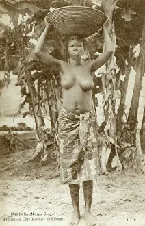 Scarification: Madimba - Congo - Pipe-smoking lady